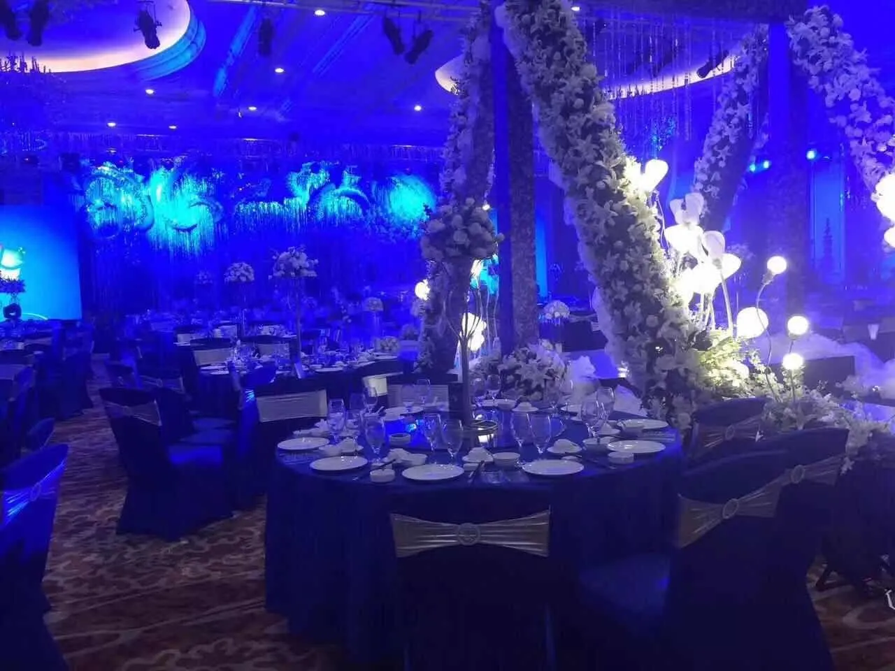 50pcs Metallic Silver Spandex Chair Sashes, Durable Workmanship,Stretch Bows with Buckle Stretchable for Christmas Wedding Party Banquet Event Baby Shower Birthday Celebration Decoration