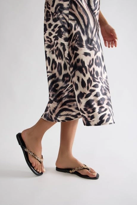 BAMBOO Women's Fashion Flip Flops with Gold Greek Key Design Flat Sandal