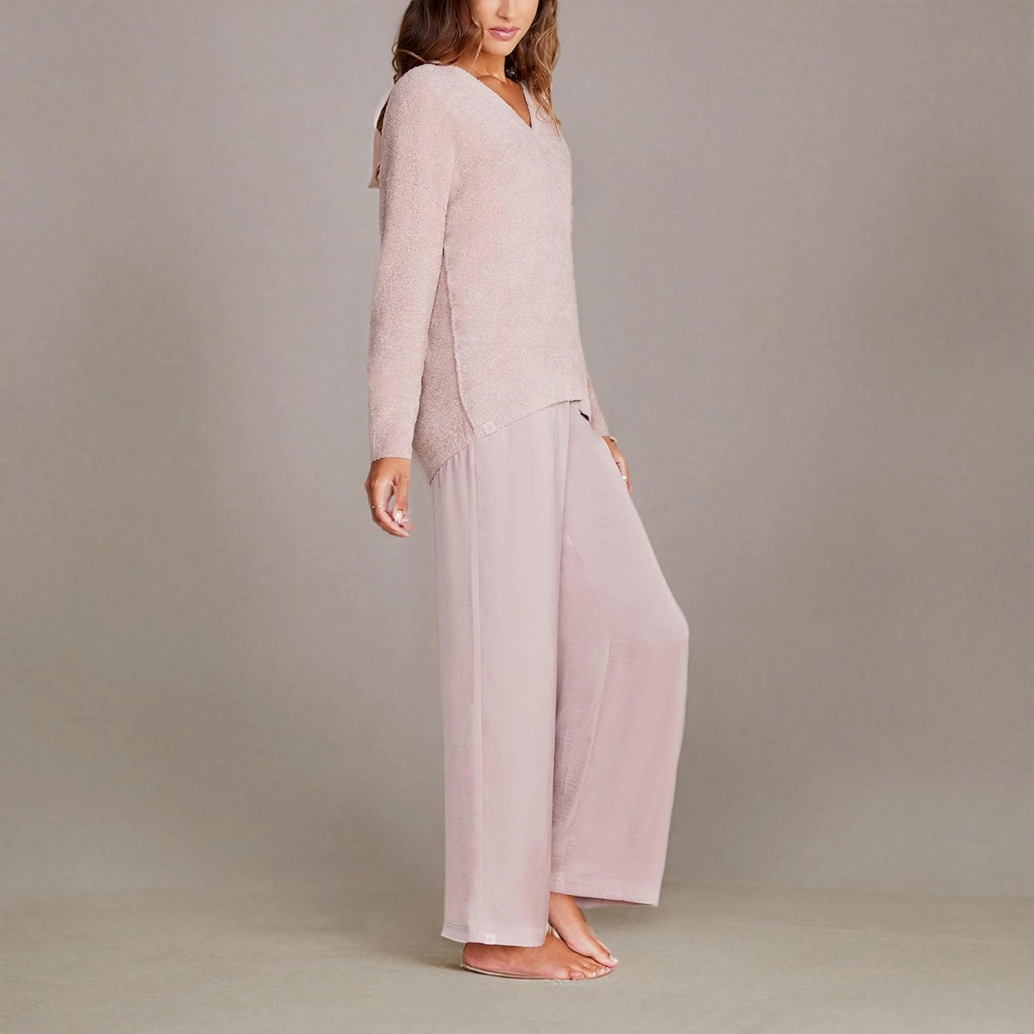 Barefoot Dreams CozyChic Lite V-Neck Seamed Pullover, Women’s Pullover, Great for Gym, Super Soft Sweater