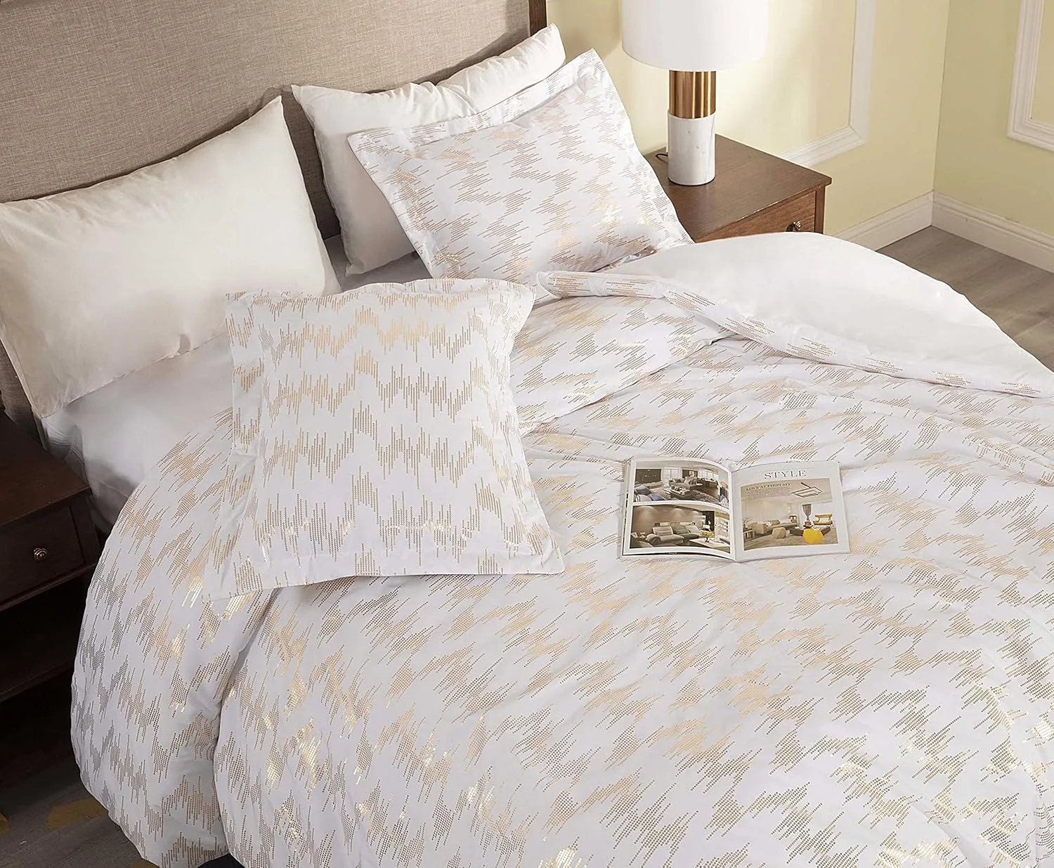 Chezmoi Collection Samantha 3-Piece Sound Wave Vector Circles Foil Metallic Printed Comforter Set (Queen, White/Gold)