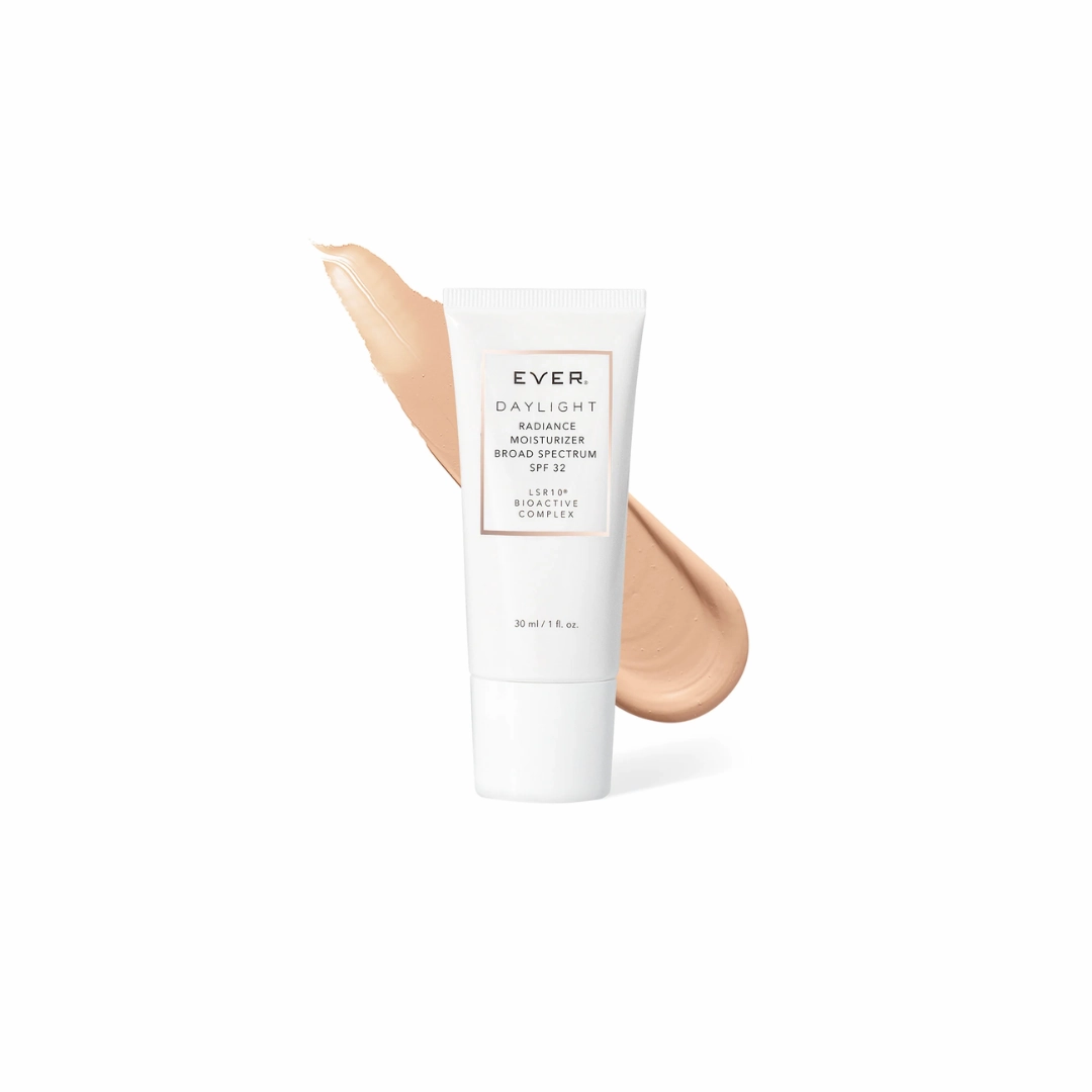 DAYLIGHT RADIANCE TINTED MOISTURIZER BROAD SPECTRUM SUNSCREEN SPF 32
