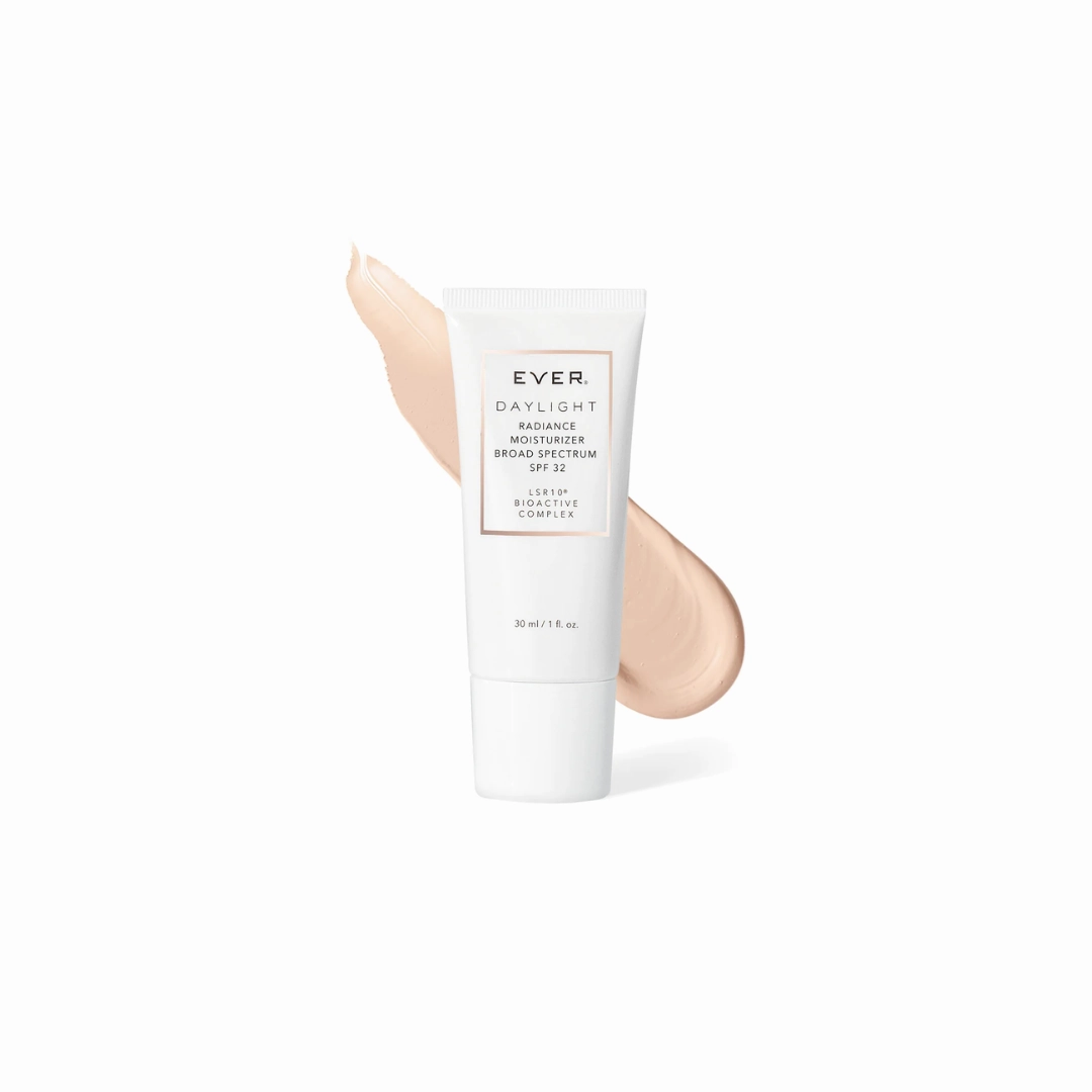 DAYLIGHT RADIANCE TINTED MOISTURIZER BROAD SPECTRUM SUNSCREEN SPF 32