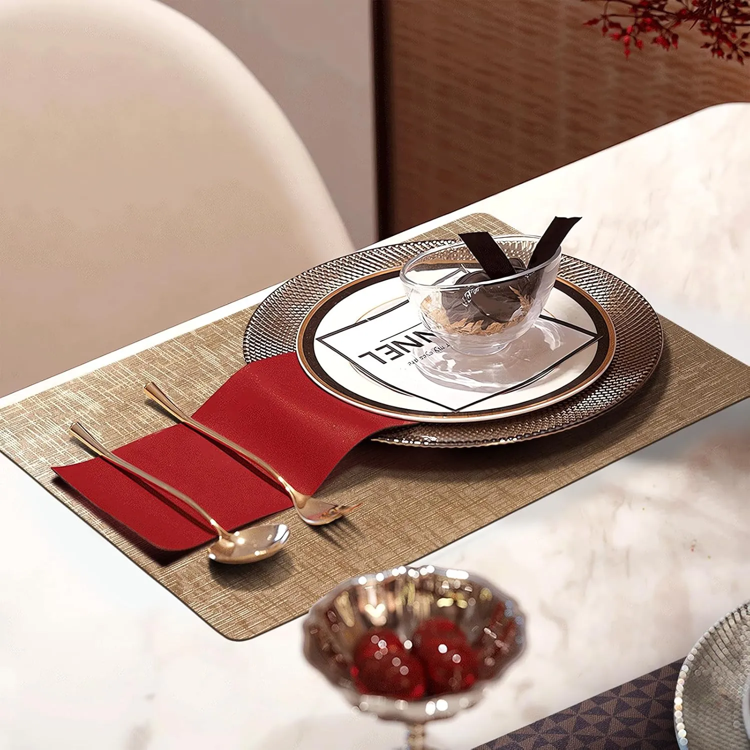 FGSAEOR Faux Leather Vinyl Placemats Set of 4,12 X 17 Inch - Waterproof Wipeable Brilliance PU Place Mats for Indoor & Outdoor, Heat Resistant Table Mats for Kitchen/Dining/Party - Champagne Gold