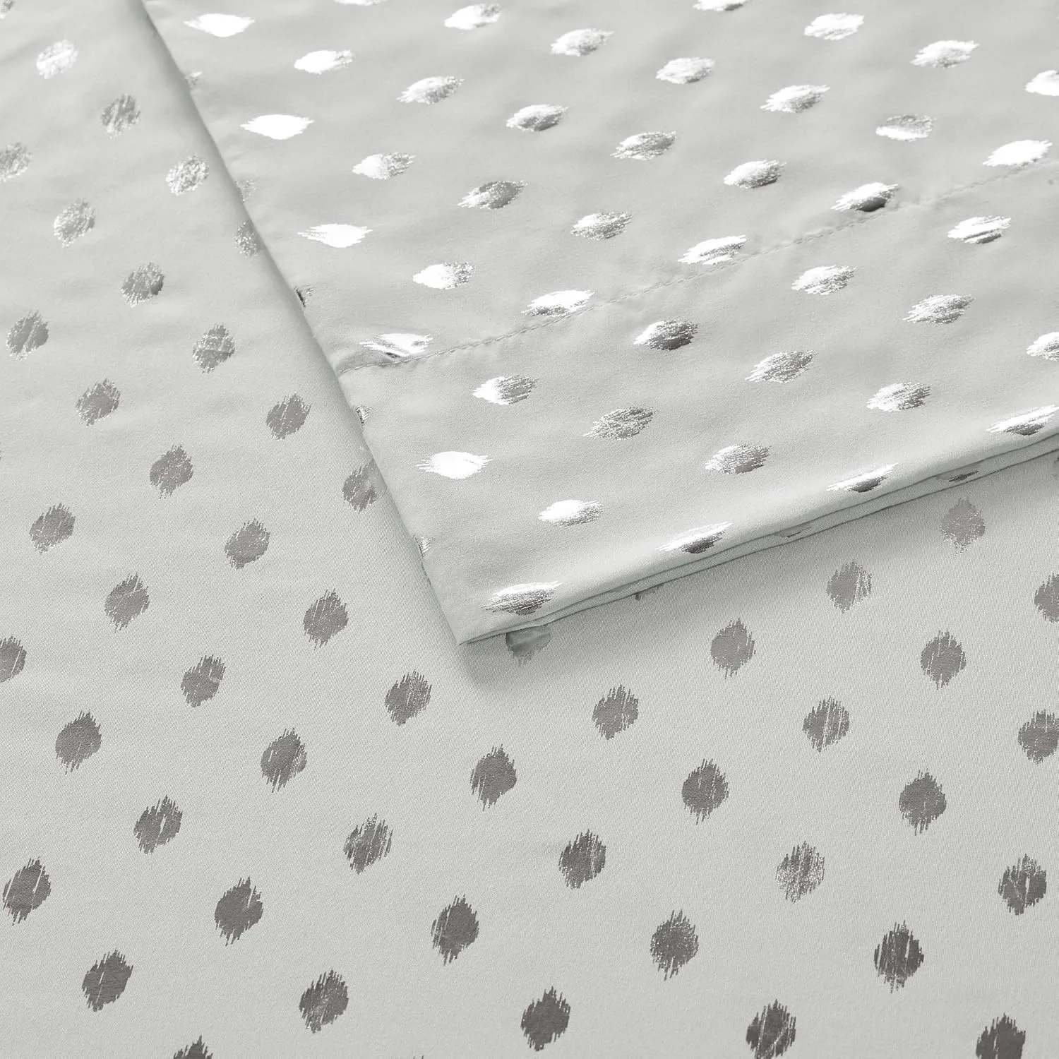 Intelligent Design Microfiber Cozy Bed Sheet Set, Modern All Season Bedding & Pillowcases, Premium 14" Elastic Pocket Fits up to 16" Mattress, Queen Grey/Silver Metallic Dot 4 Piece