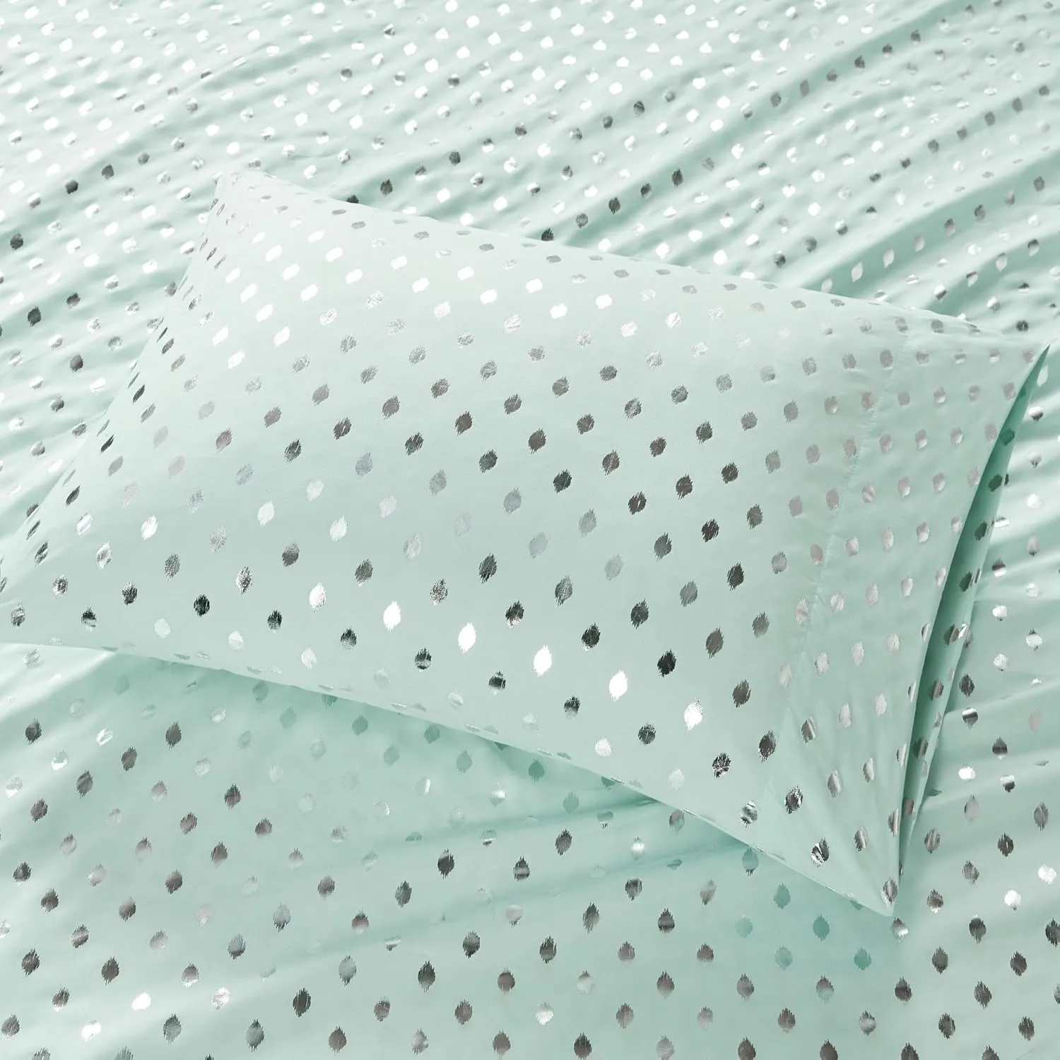 Intelligent Design Microfiber Cozy Bed Sheet Set, Modern All Season Bedding & Pillowcases, Premium 14" Elastic Pocket Fits up to 16" Mattress, Twin Aqua/Silver Metallic Dot 3 Piece