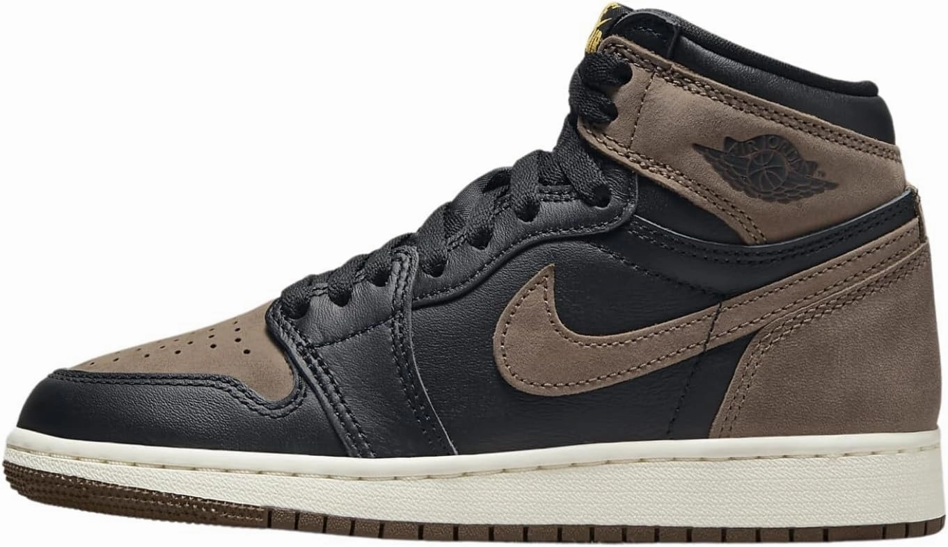 Jordan Boy's Air 1 Retro HI OG (Big Kid) Black/Metallic Gold/Palomino/Sail 4 Big Kid M