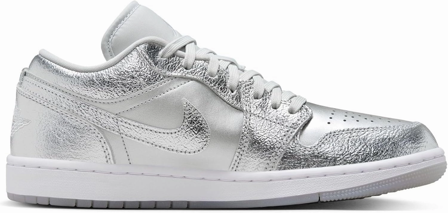 Jordan Women's Air 1 Low SE Metallic Silver/Photon Dust (FN5030 001)