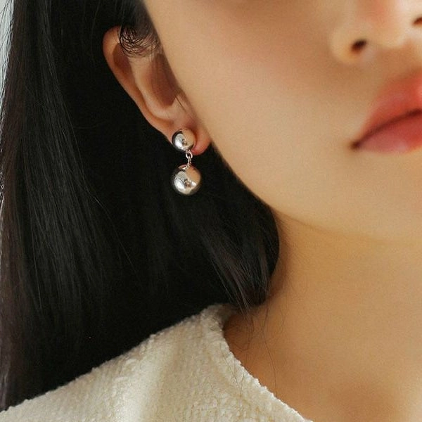Large & Small Gold Balls Earrings