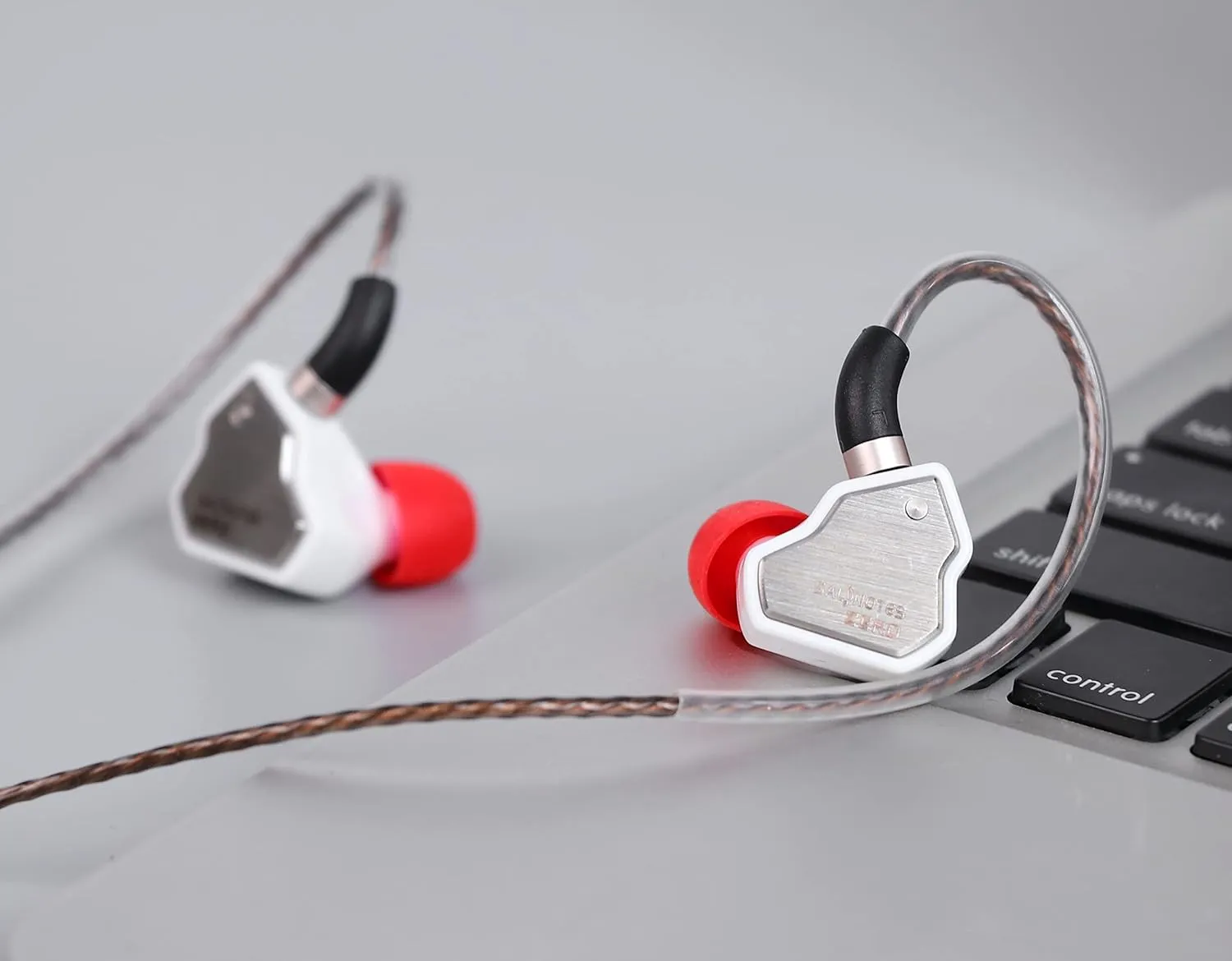 Linsoul 7Hz Salnotes Zero HiFi 10mm Dynamic Driver in-Ear Earphone IEM with Metal Composite Diaphragm Stainless Steel Faceplate Detachable 2Pin OFC Cable (White, Without Mic)