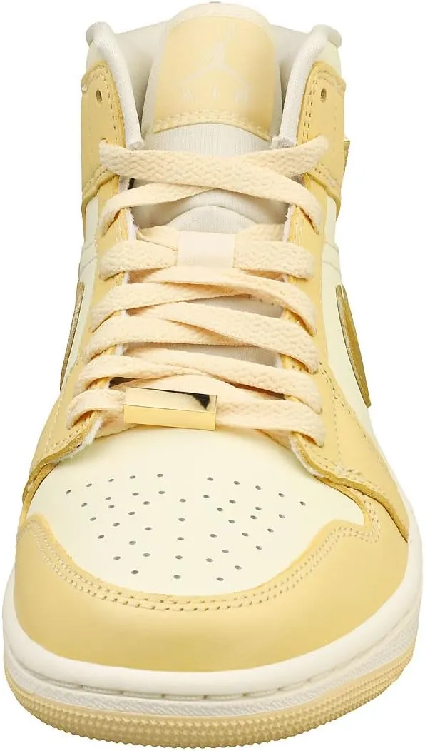 Nike Women's Modern