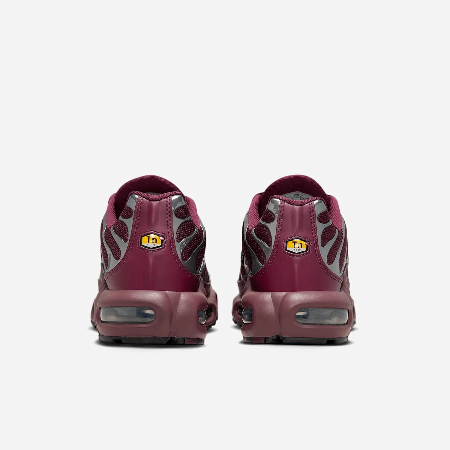 Nike Air Max Plus SE Women's Shoes (HJ9743-600, Night Maroon/Dark Team Red/Metallic Silver/Black)