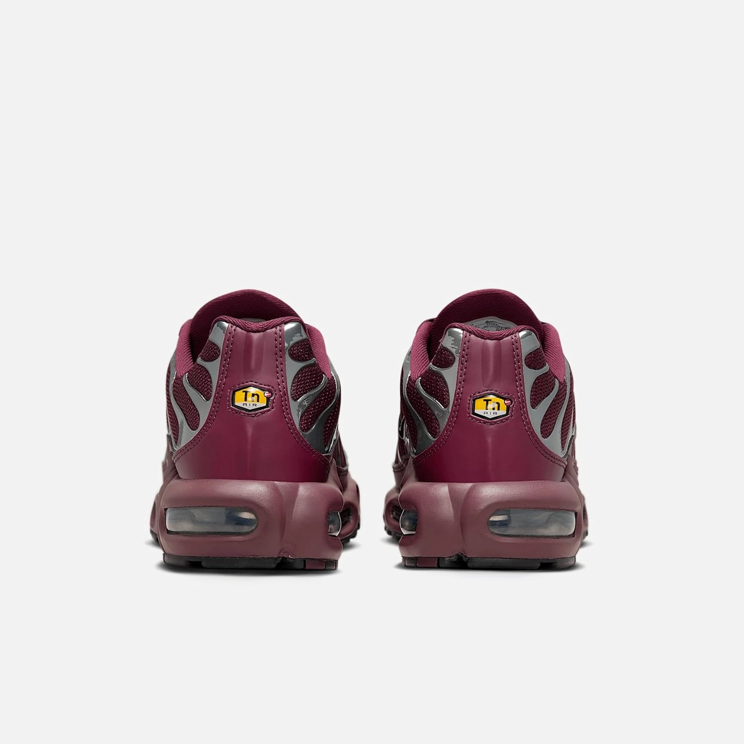 Nike Air Max Plus SE Women's Shoes (HJ9743-600, Night Maroon/Dark Team Red/Metallic Silver/Black)