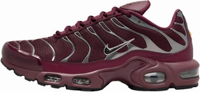 Nike Air Max Plus SE Women's Shoes (HJ9743-600, Night Maroon/Dark Team Red/Metallic Silver/Black)