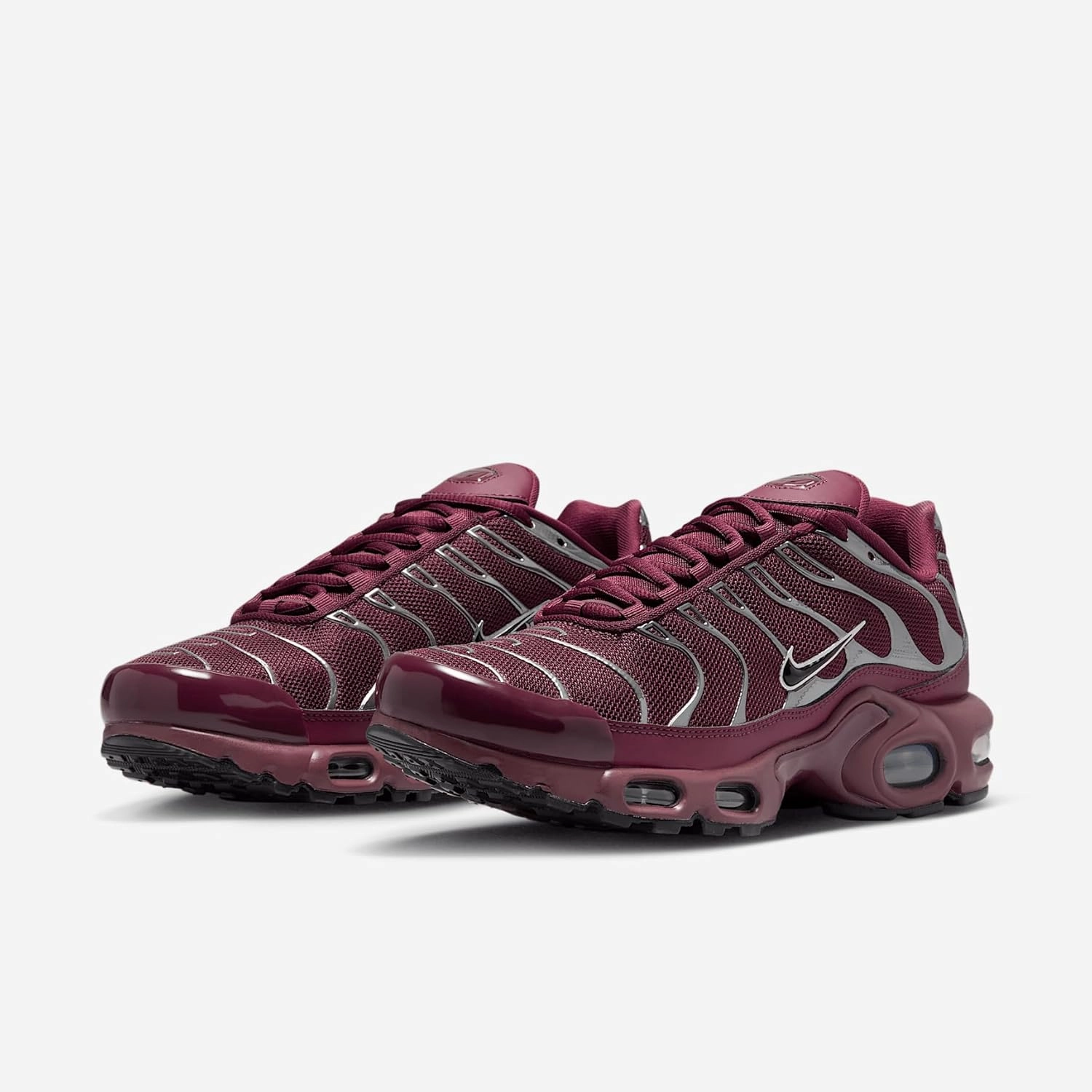 Nike Air Max Plus SE Women's Shoes (HJ9743-600, Night Maroon/Dark Team Red/Metallic Silver/Black)