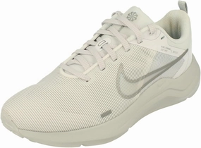 NIKE Women's Basketball Shoes, White Metallic Silver 100, 40.5 EU, White Metallic Silver 100, 6.5 UK