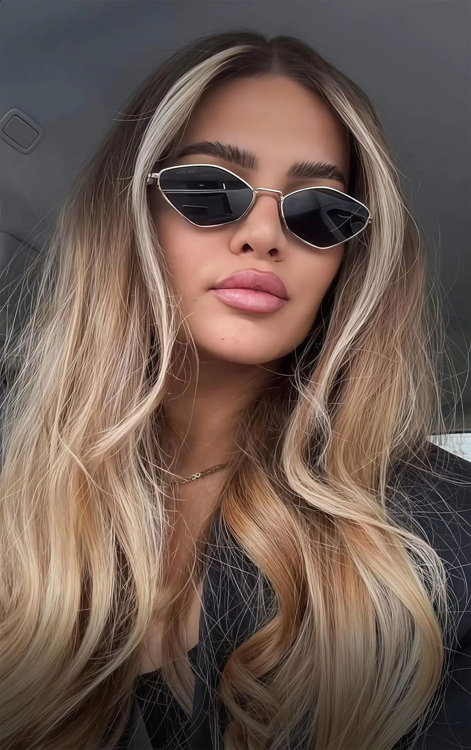 Rmerom Retro Irregular Metal Sunglasses for Women Men, 2025 Trendy Vintage 90s Chic Small Narrow Gold Frame Sun Glasses