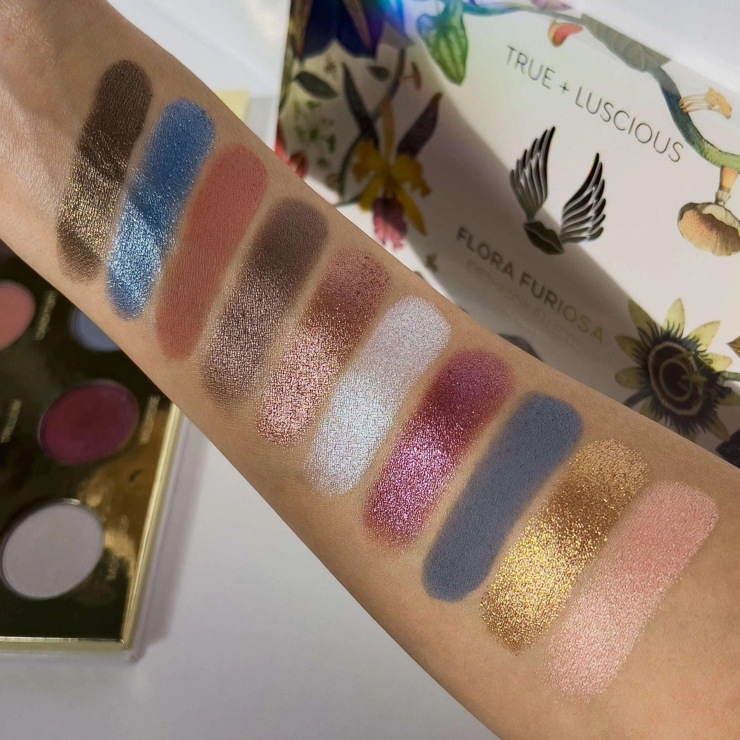 True   Luscious Flora Furiosa Eyeshadow Palette